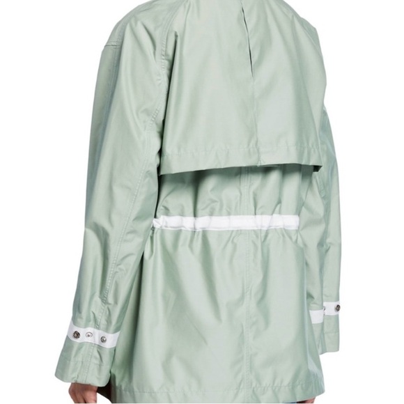 Hunter Women’s Refined Waterproof Garden Jacket / Sage Green - Picture 12 of 14